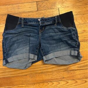 Old navy maternity shorts